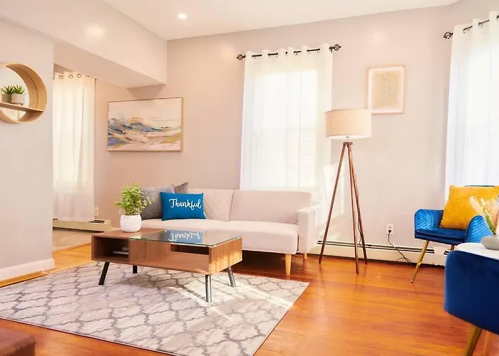 Cozy Apartment 1St 10Min Walk Downtown And City View